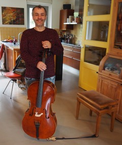 Schouten Cello op Tjechishe podia